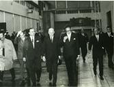 Fotografia de Américo Tomás em Leça do Balio, presidindo à inauguração da Fábrica de Cerveja, pertencente à União Fabril Portuguesa