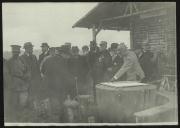 Fotografia de Bernardino Machado em Aisne (França), com Raymond Poincaré, durante a visita que efetuou às tropas do Corpo Expedicionário Português (CEP)