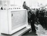 Fotografia de Américo Tomás presidindo à inauguração das nova instalações da CIDLA