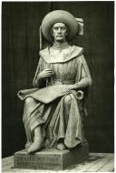 Fotografia da maqueta da escultura do Infante D. Henrique mandada fazer por ocasião das comemorações do V Centenário Henriquino