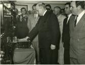 Fotografia de Américo Tomás na inauguração dos armazens frigorificos de Aveiro