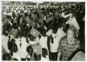 Fotografia de Américo Tomás e Gertrudes Tomás, em Bissau, por ocasião da visita de Estado à Guiné-Bissau