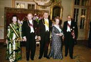 Fotografia de Américo Tomás, Gertrudes da Costa Ribeiro Tomás, Marcelo Caetano, Emílio Garrastazu Médici e Scylla Nogueira Médici, por ocasião da sua visita de Estado a Portugal, no Palácio Nacional de Queluz, em Queluz.