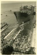 Fotografia da cerimónia de lançamento do navio-tanque “Sameiro”, construído nos Estaleiros Navais do Alfeite