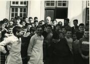 Fotografia de Américo Tomás na Casa do Gaiato em Santo Antão do Tojal