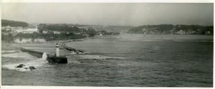 Fotografia da Foz do Douro, com a cidade do Porto vista a partir do Farolim de Felgueiras