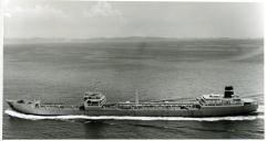 Fotografia do navio petroleiro “Inago” pertencente à Sociedade Portuguesa de Navios Tanques (SOPONATA)