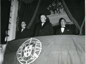 Fotografia de Américo Tomás no Coliseu dos Recreios assistindo a um sarau do Lisboa Ginásio Clube