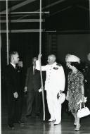 Fotografia de Américo Tomás, acompanhado por Eduardo de Arantes e Oliveira e por Alfredo Rodrigues dos Santos Júnior, em Braga, presidindo à inauguração do Liceu D. Maria II