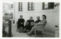 Fotografia de familiares e amigos de Américo Tomás