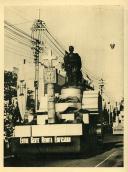 Anexo ao álbum da Viagem Presidencial à África em 1939 - cortejo alegórico - festival nocturno - iluminações em Lourenço Marques