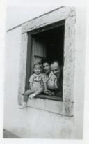 Fotografia de familiares de Américo Tomás em Cascais