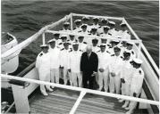 Fotografia de Américo Tomás a bordo do paquete Príncipe Perfeito, por ocasião do regresso da visita de estado efetuada a Moçambique, durante o qual fez paragem em Angola