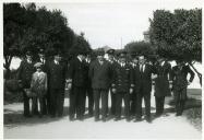 Fotografia de Américo Tomás, no Centro de Aviação Naval de Aveiro, por ocasião da sua visita à Escola de Aviação Naval “Almirante Gago Coutinho”