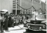 Fotografia da Américo Tomás durante uma visita oficial