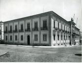 Fotografia do Palácio da Justiça de Guimarães, por ocasião da visita de Américo Tomás, em Guimarães.