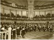 Fotografia de Américo Tomás, na Sala das Sessões da Assembleia da Nacional, por ocasião da cerimónia do início das sessões de trabalho dos deputados eleitos após as eleições legislativas
