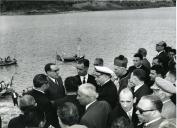 Fotografia de Américo Tomás na inauguração das Barragens de Montargil e Maranhão