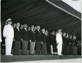 Fotografia de Américo Tomás, acompanhado por Pinto Barbosa, Alfredo Rodrigues dos Santos Júnior e António de Oliveira Salazar, no Terreiro do Paço, presidindo à cerimónia comemorativas do dia 10 de Junho, Dia de Camões, de Portugal e da Raça