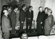 Fotografia de Américo Tomás no Palácio Nacional de Belém, recebendo em audiência as forças vivas de Coruche