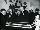 Fotografia de Américo Tomás presidindo às comemorações do 9.º centenário da reconquista cristã da cidade de Coimbra.