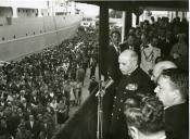 Fotografia de Américo Tomás nos Estaleiros Navais de Viana do Castelo.