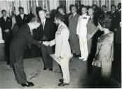 Fotografia de Américo Tomás, Hailé Salassié I e Aida Desta, por ocasião da sua visita de Estado a Portugal, no Palácio Nacional de Queluz, em Queluz.