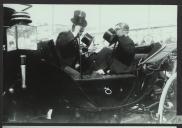 Fotografia de António José de Almeida, em Lisboa, por ocasião do seu regresso da visita de Estado ao Brasil