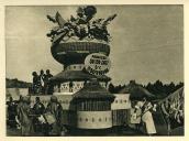 Anexo ao álbum da Viagem Presidencial à África em 1939 - cortejo alegórico - festival nocturno - iluminações em Lourenço Marques