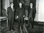 Fotografia de Américo Tomás no Palácio Nacional de Belém, recebendo em audiência o ministro das obras públicas de Espanha