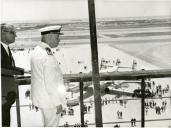 Fotografia de Américo Tomás, por ocasião da cerimónia de inauguração do Aeroporto Internacional de Faro