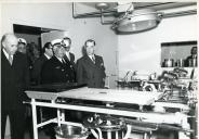 Fotografia de Américo Tomás acompanhando a visita do Presidente da República Craveiro Lopes ao navio-hospital “Gil Eannes”
