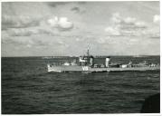 Fotografia dum conjunto de navios de guerra da Marinha Portuguesa, durante um exercício militar