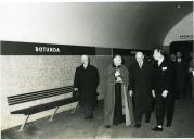 Fotografia de Américo Tomás na inauguração do Metropolitano de Lisboa