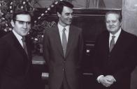 Fotografia de Ramalho Eanes com Cavaco Silva e Mário Soares