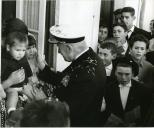 Fotografia de Américo Tomás, por ocasião da visita efetuada ao distrito de Leiria, de 24 a 26 de outubro de 1964
