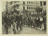 Fotografia de Óscar Carmona, em Maputo (Lourenço Marques), por ocasião da visita de Estado que efetuou a Moçambique