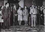 Fotografia de Ramalho Eanes com Manuela Ramalho Eanes, Henrique de Barros e outras individualidades