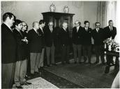 Fotografia de Américo Tomás, ao lado de Marcelo Caetano, no Palácio de Belém, por ocasião da cerimónia da tomada de posse de novos membros do Governo