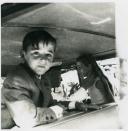 Fotografia de Américo Tomás saudando em Loulé, por ocasião da visita oficial realizada ao Algarve, de 11 e 14 a julho de 1965