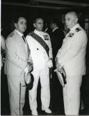 Fotografia de Américo Tomás, acompanhado por José Augusto da Costa Almeida, a bordo de um navio em Lourenço Marques, por ocasião da visita de estado efetuada a Moçambique