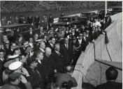 Fotografia de Américo Tomás inaugurando a Barragem da Bemposta, no distrito de Bragança