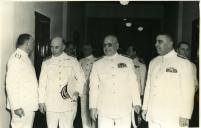 Fotografia de Américo Tomás por ocasião da sua visita oficial ao Centro de Instrução Almirante Wandenkolk (C.I.A.W.) da Marinha Brasileira, no Rio de Janeiro