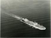 Fotografia do navio petroleiro “Inago” pertencente à Sociedade Portuguesa de Navios Tanques (SOPONATA)