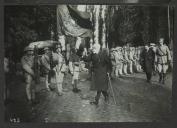 Fotografia de Bernardino Machado, em Saint-Venant (França), durante a visita às tropas do Corpo Expedicionário Português (CEP)
