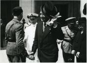 Fotografia de Américo Tomás, em Lisboa, para assistir à reunião dos Legionários por ocasião das comemorações do 28 de Maio, XIII Aniversário da Revolução Nacional