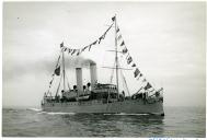 Fotografia do navio hidrográfico Aviso de 2ª Classe “Cinco de Outubro” (antigo "Amélia IV") da Marinha Portuguesa