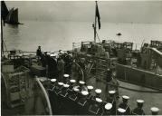 Fotografia de Américo Tomás em visita às Fragatas Álvares Cabral e Pacheco Pereira