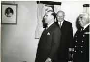 Fotografia de Américo Tomás acompanhando a visita do Presidente da República Craveiro Lopes ao navio-hospital “Gil Eannes"