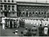 Fotografia de Américo Tomás no Terreiro do Paço, presidindo à cerimónia comemorativas do dia 10 de Junho, Dia de Portugal, de Camões e das Comunidades Portuguesas